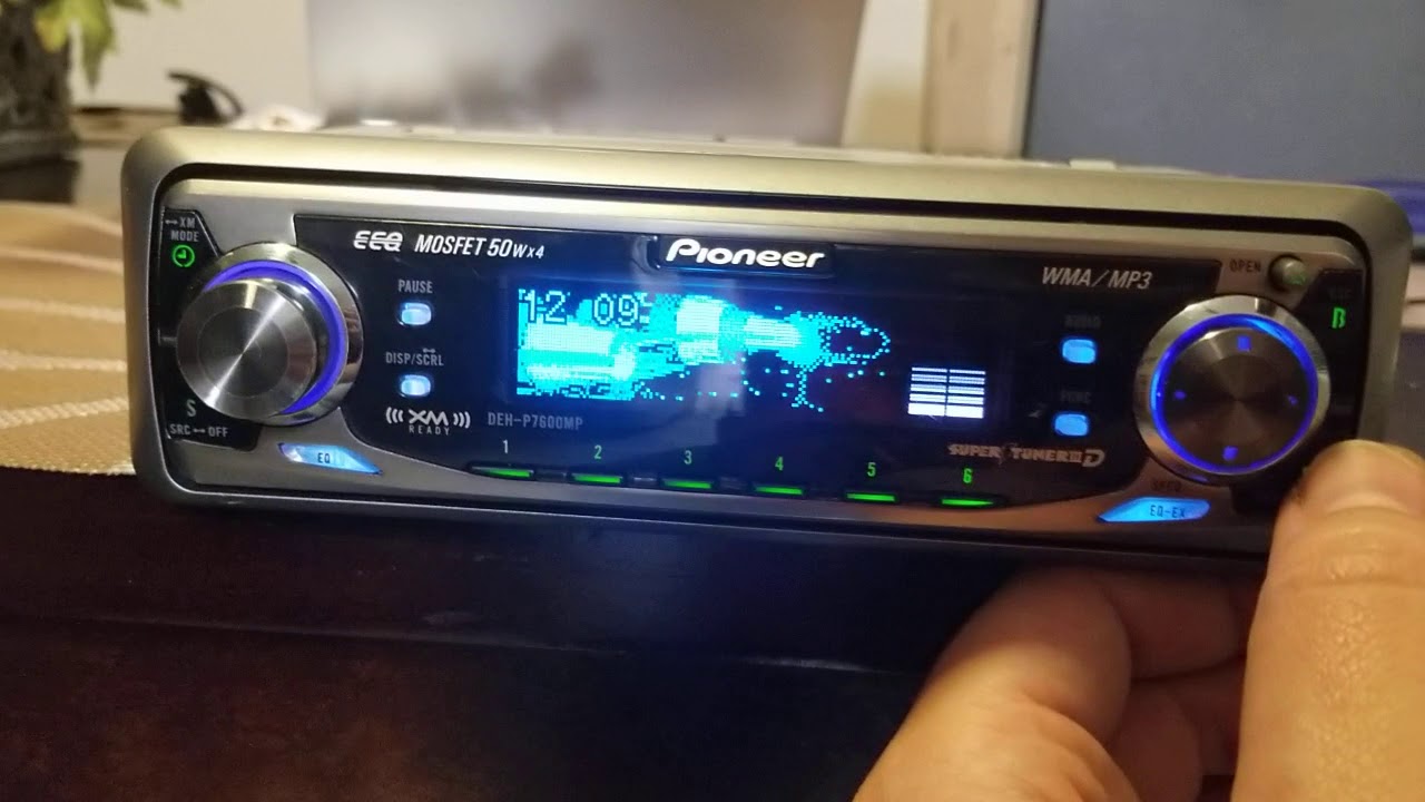 Pioneer MOSFET 50Wx4 DEH-P7600MP: Blast Your Tunes with This Classic Car Audio System!